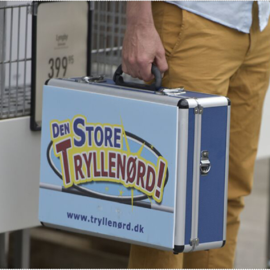 billede af den store  tryllenørds tryllekuffert.